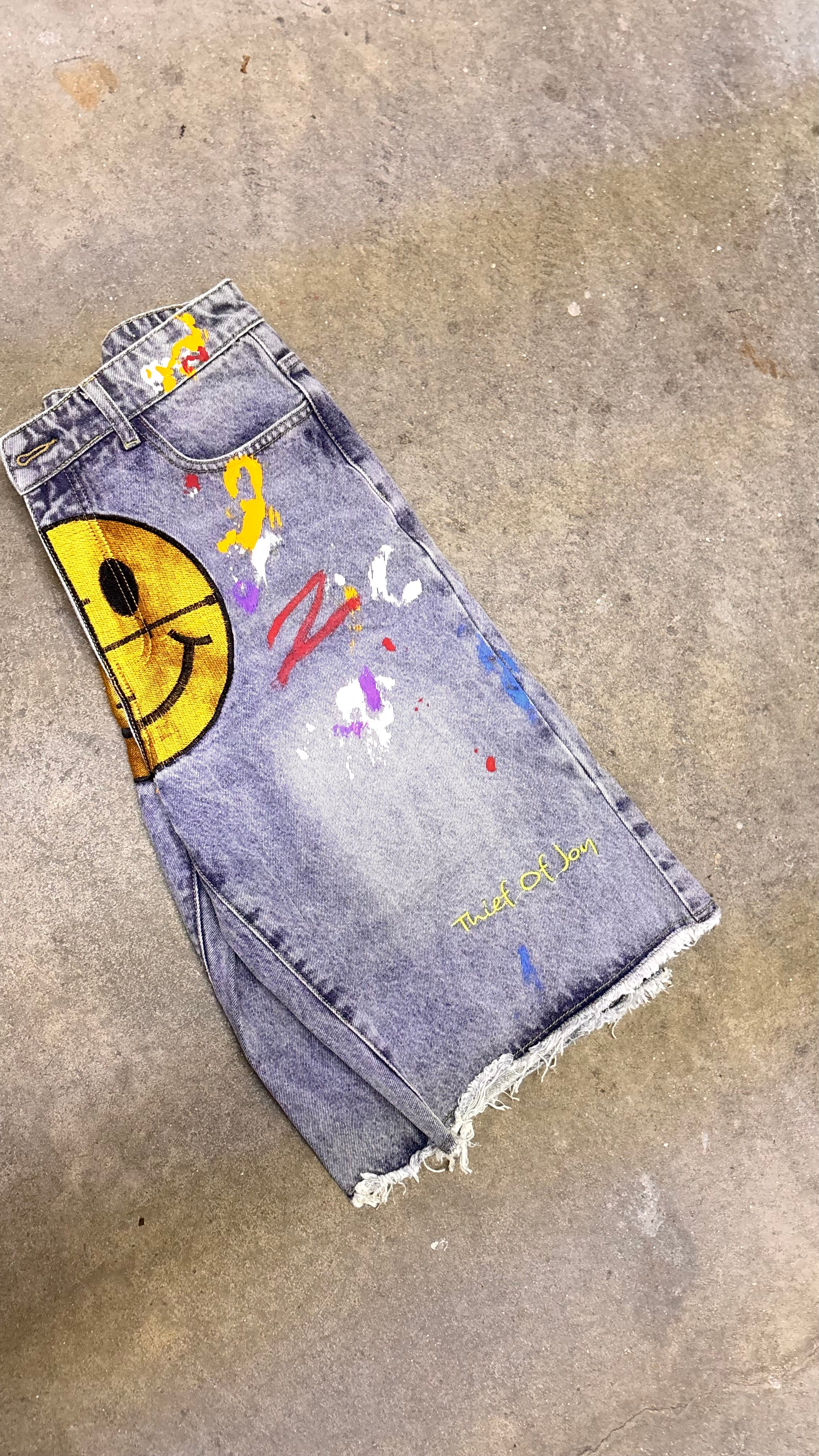 HAPPY OR SAD DENIM
SHORTS